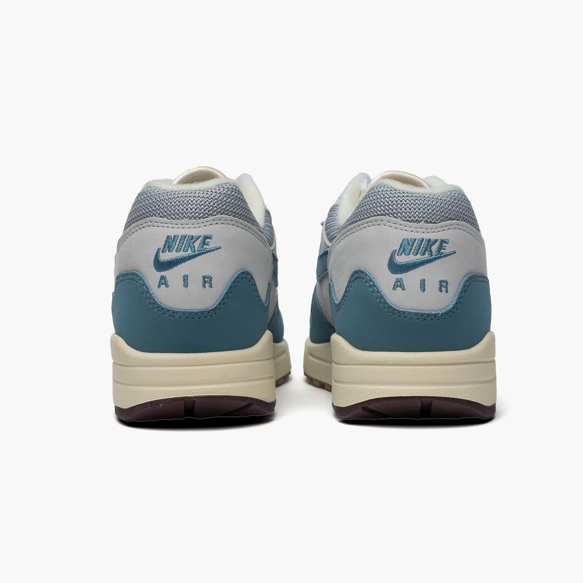 Kaufe den Nike Air Max 1 Patta Waves Noise Aqua bei HYPENEEDZ