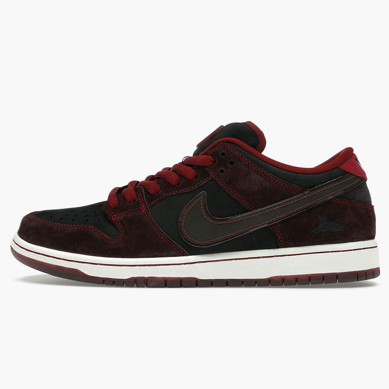 Nike SB Dunk Low Riot Skateshop