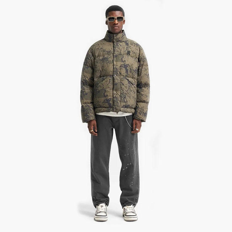 Represent Puffer Jacket Camo Modell Ganz